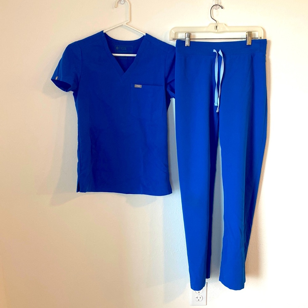 EUC figs scrub set